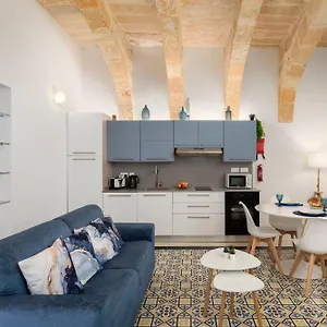 Modern Traditional With Maltese Internal Court Yard - Designed With Traditional Stone And Tiling Apartment